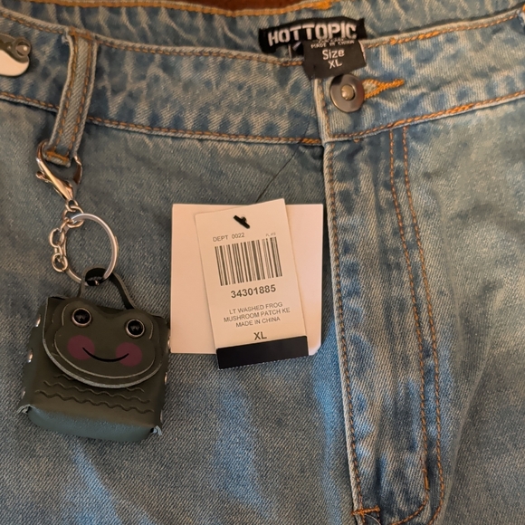 Hot Topic Blue Denim Jeans - Picture 6 of 7